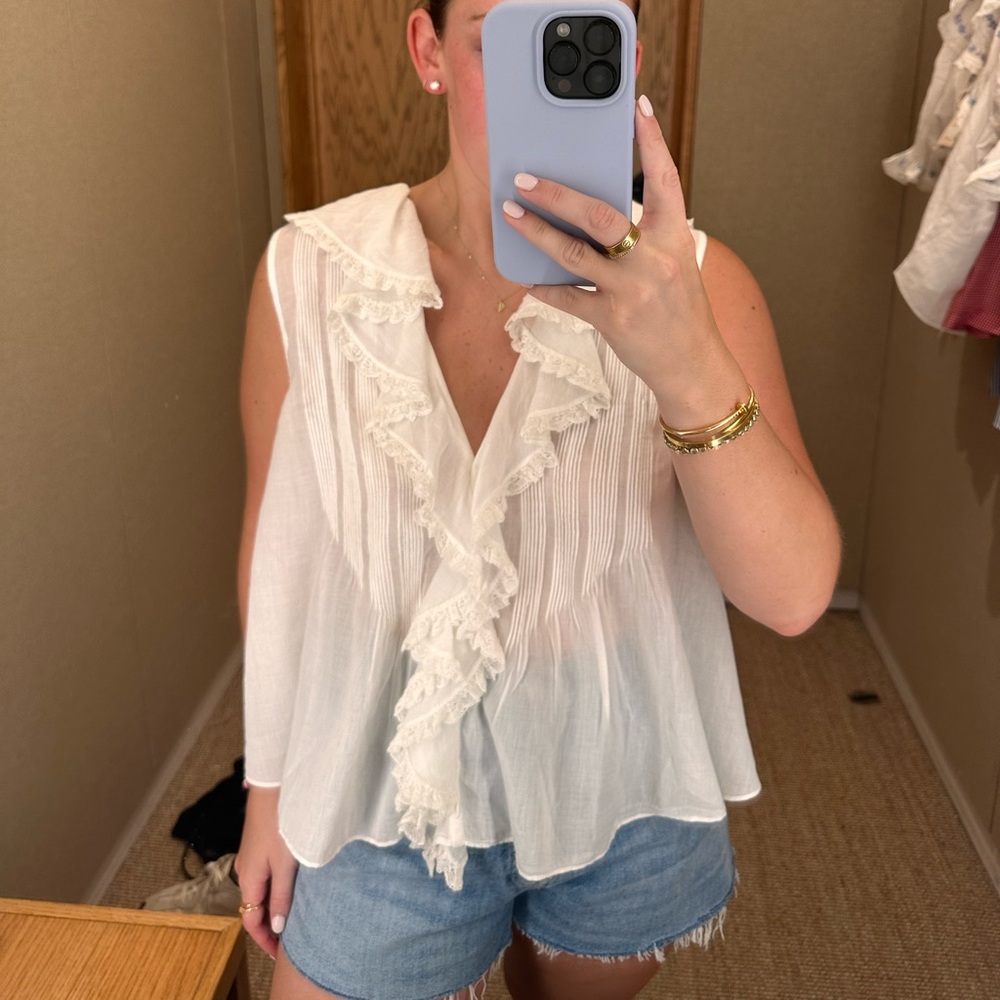 Doen white ruffle top